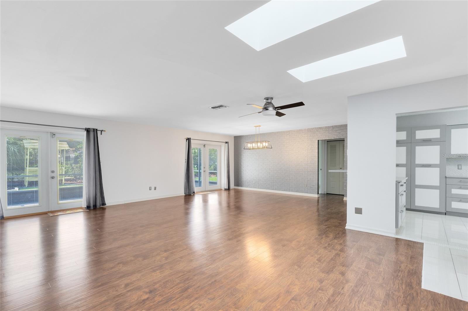 Image 10 of 31 For 4834 Gamling Lane
