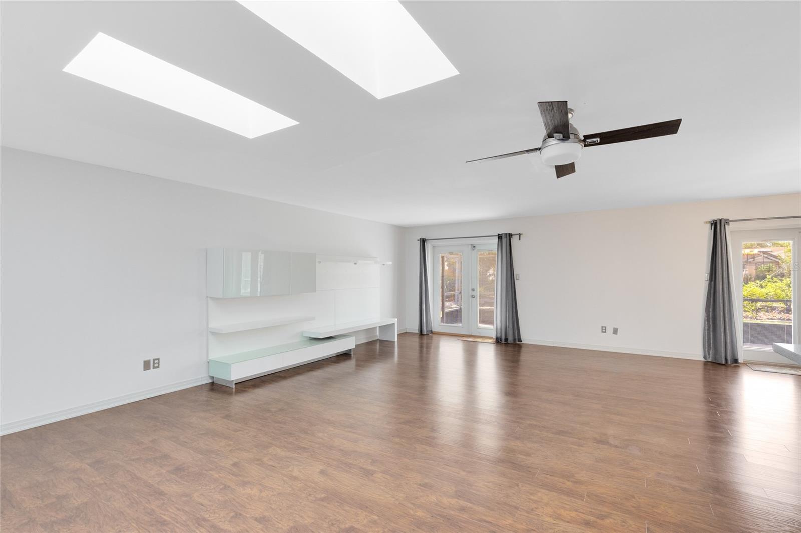 Image 12 of 31 For 4834 Gamling Lane