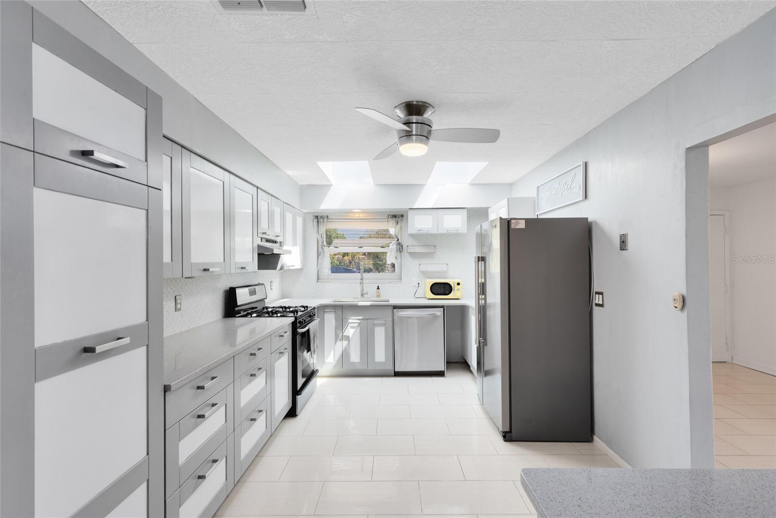 Image 3 of 31 For 4834 Gamling Lane
