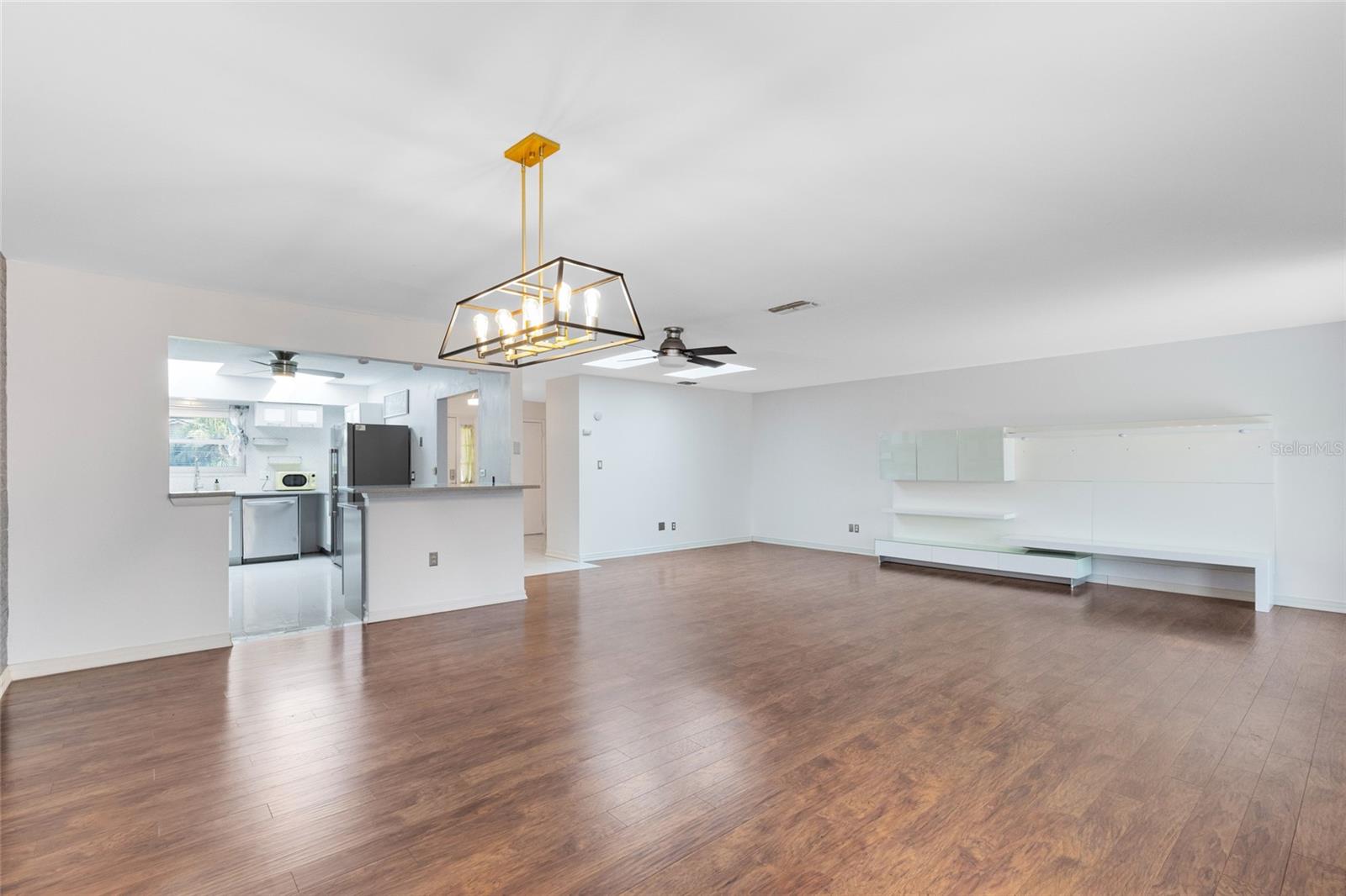Image 7 of 31 For 4834 Gamling Lane