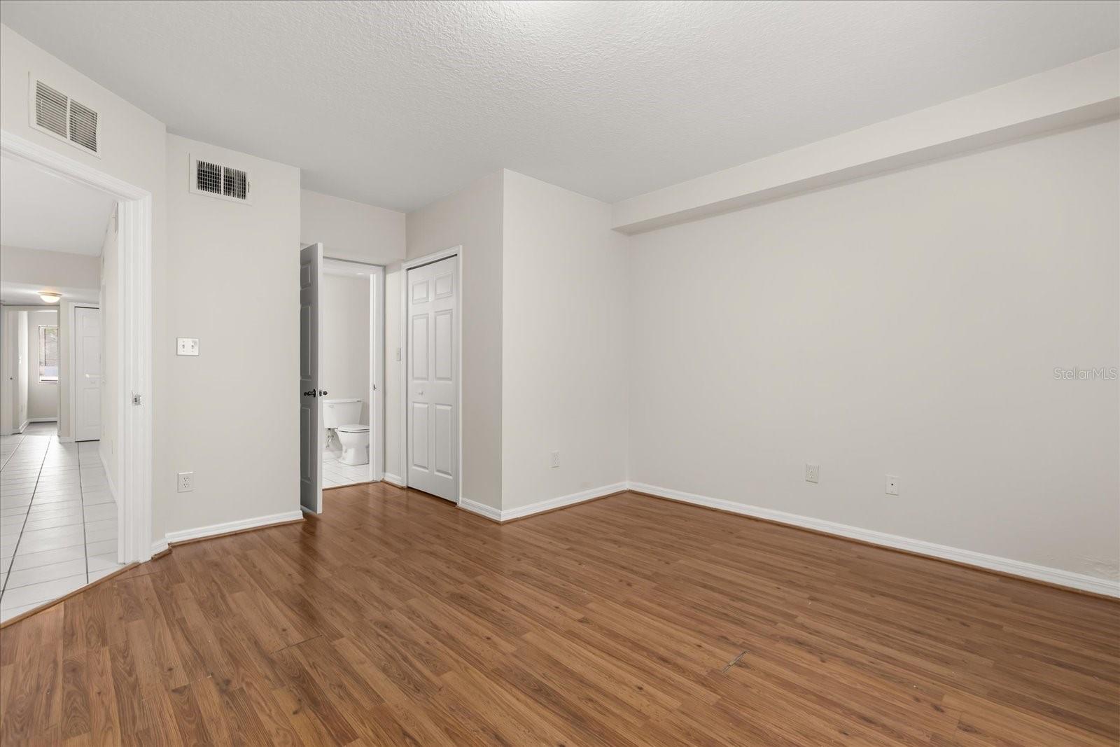 Image 11 of 24 For 527 Villa Del Sol Circle 104