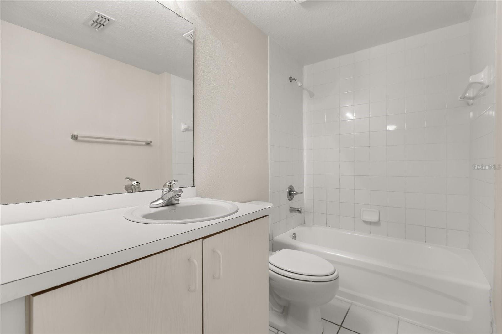 Image 19 of 24 For 527 Villa Del Sol Circle 104