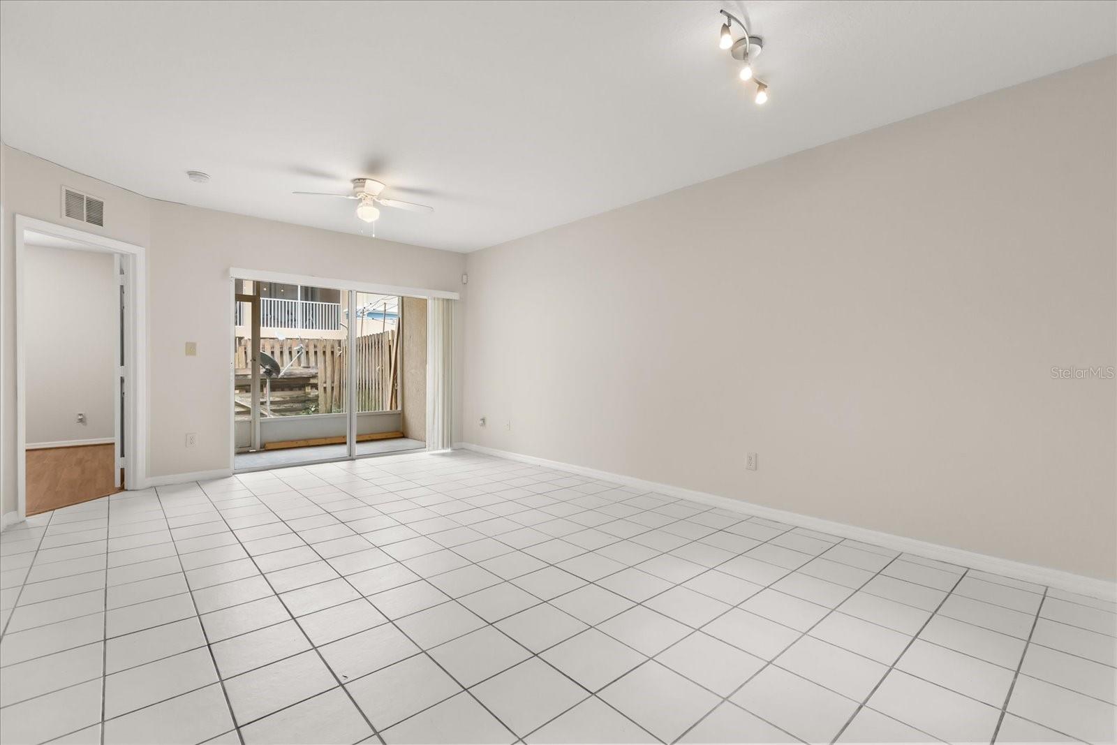 Image 3 of 24 For 527 Villa Del Sol Circle 104