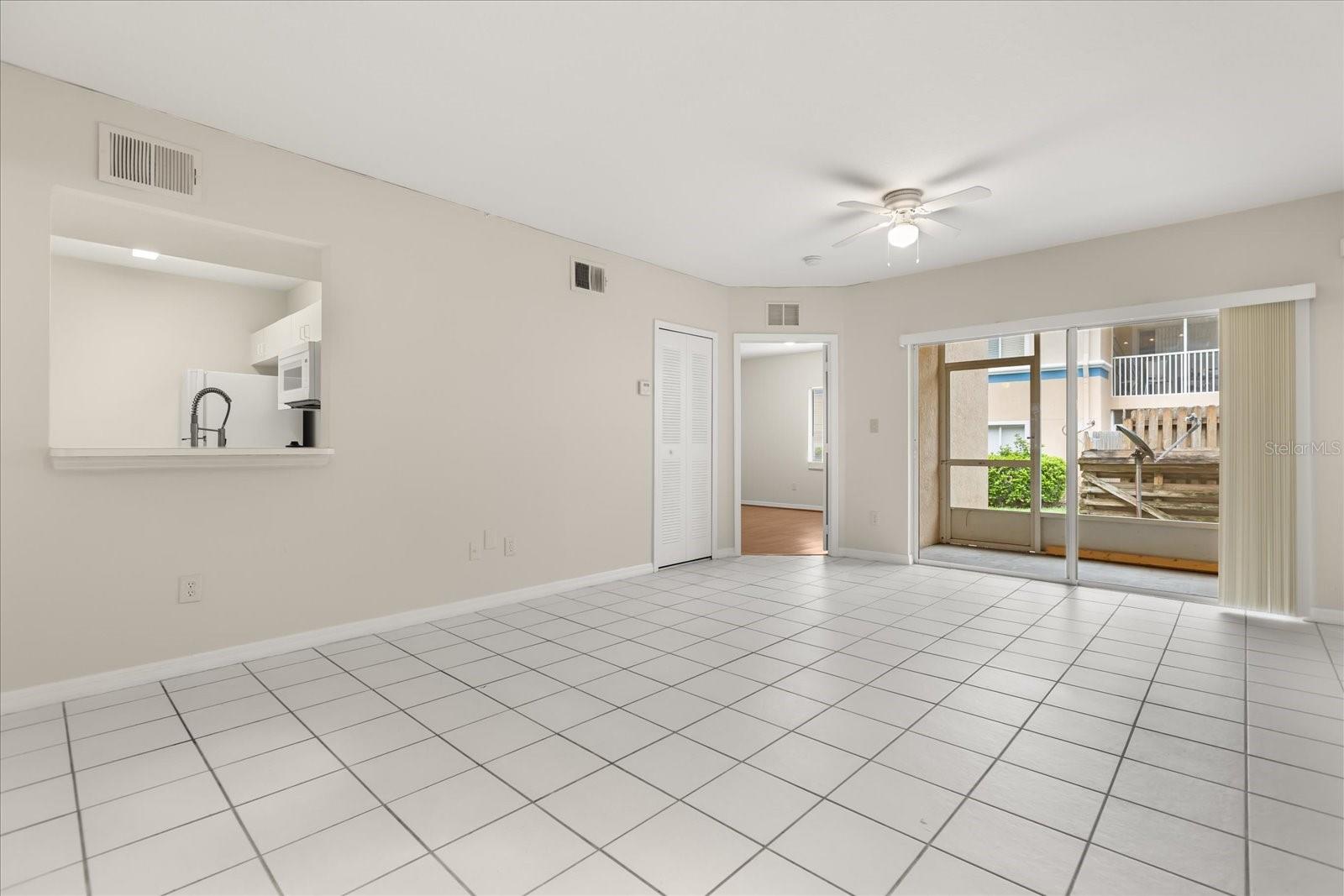 Image 4 of 24 For 527 Villa Del Sol Circle 104
