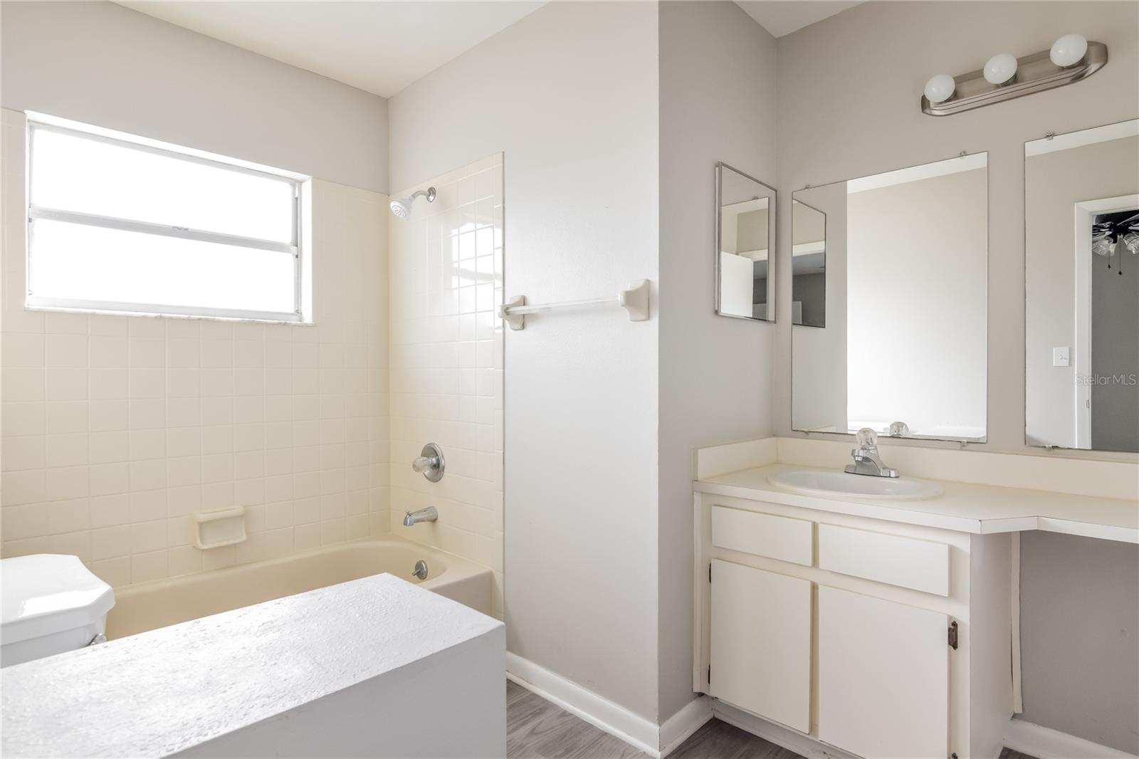 Image 10 of 16 For 1779 Lakeview Village Drive
