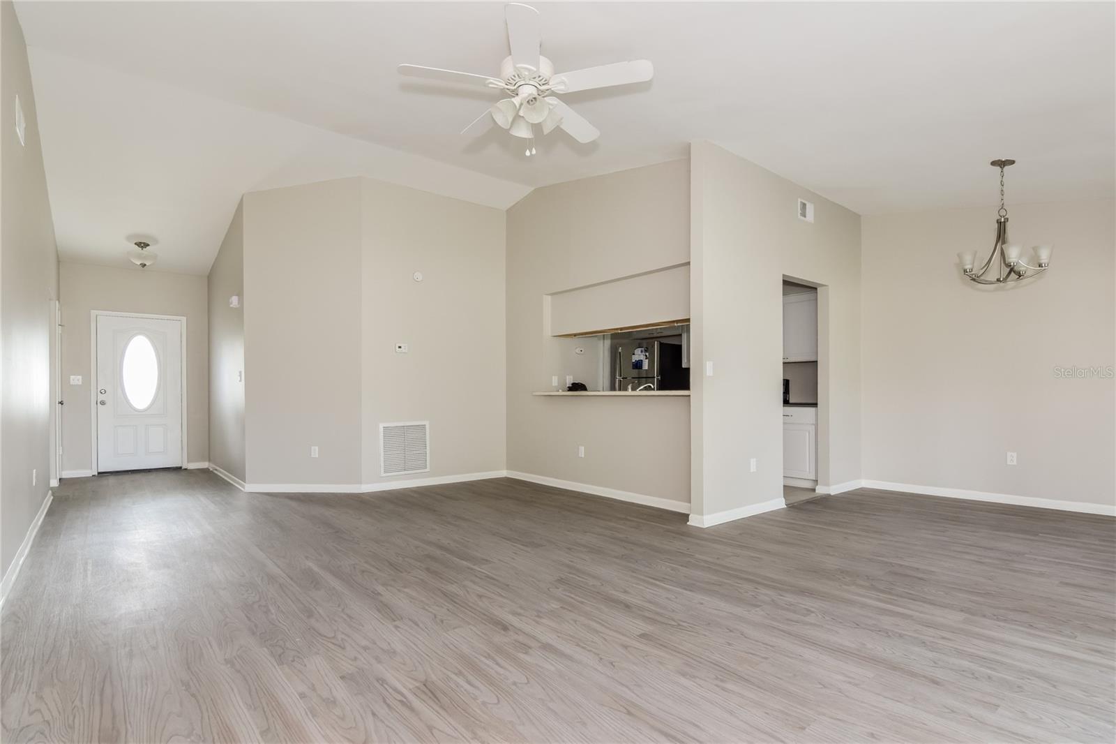 Image 4 of 16 For 1779 Lakeview Village Drive