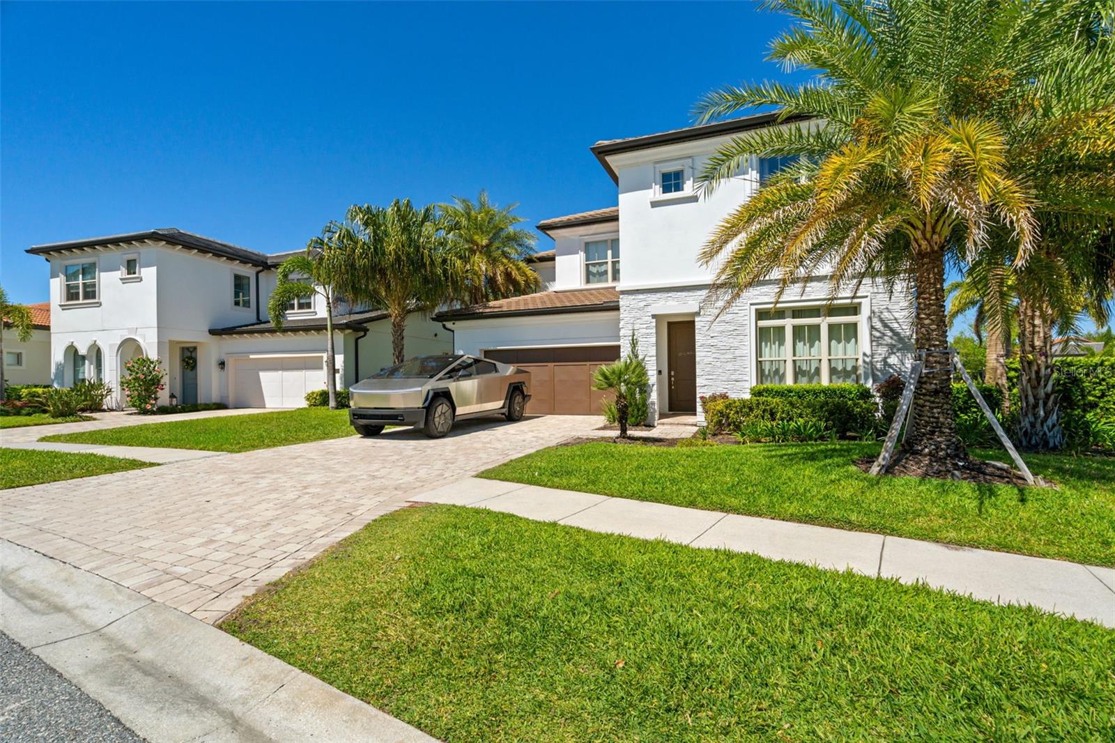Image 3 of 69 For 10829 Royal Cypress Way