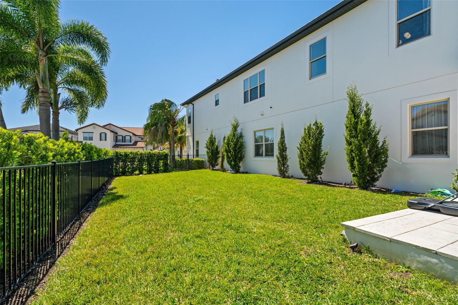 Image 33 of 69 For 10829 Royal Cypress Way