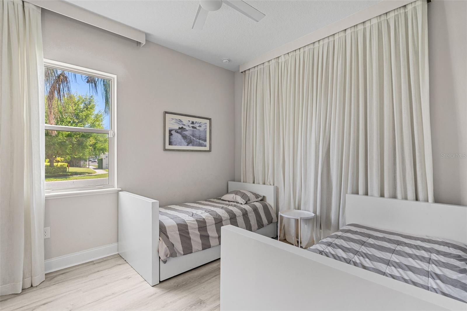 Image 8 of 69 For 10829 Royal Cypress Way