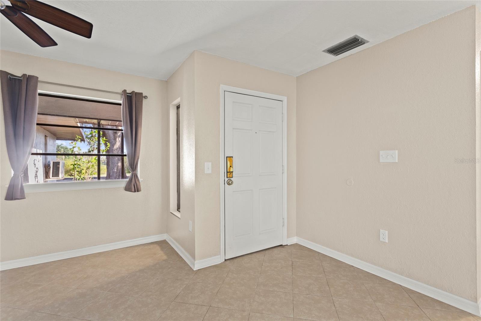 Image 5 of 50 For 22 Hillcrest Drive