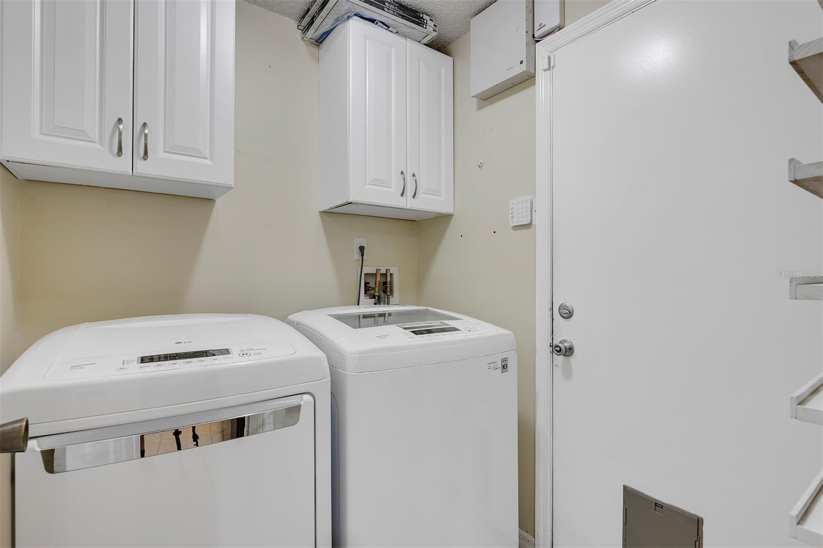 Image 23 of 39 For 2227 Doulton Drive