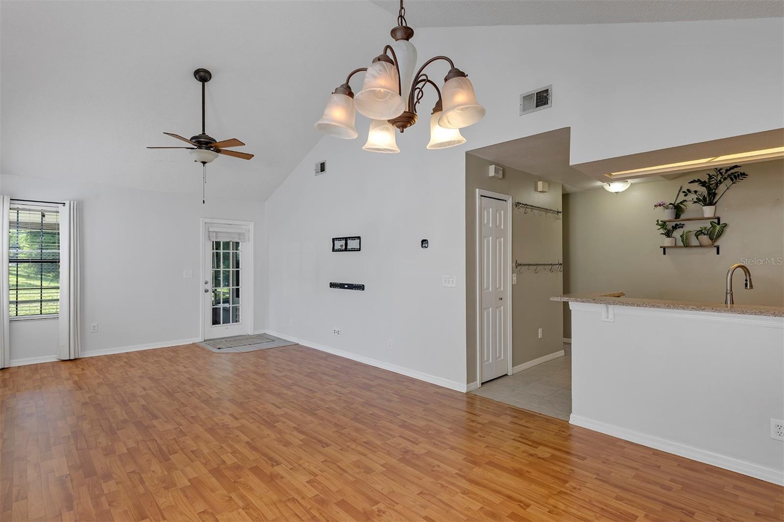 Image 29 of 39 For 2227 Doulton Drive