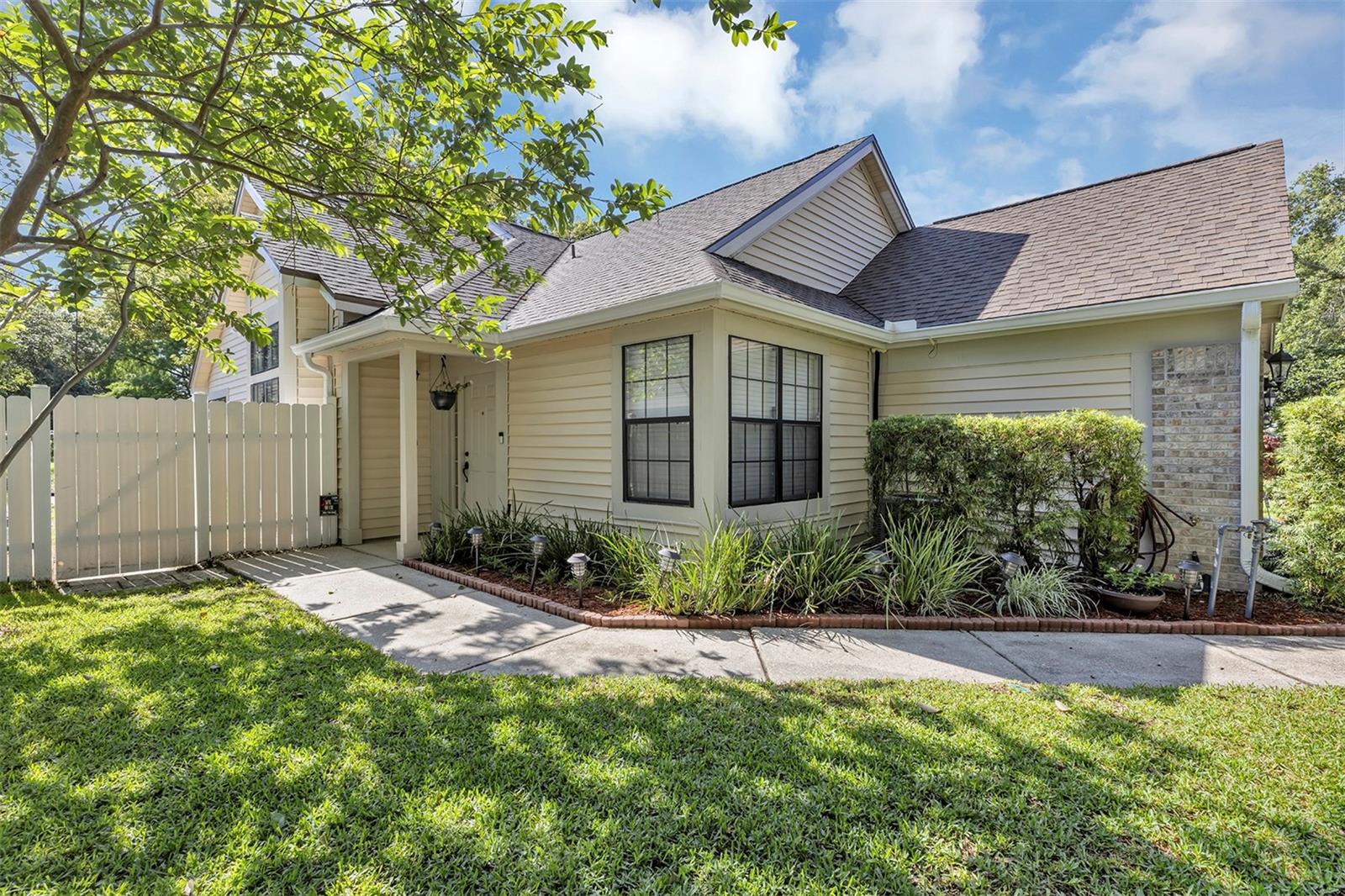 Image 3 of 39 For 2227 Doulton Drive