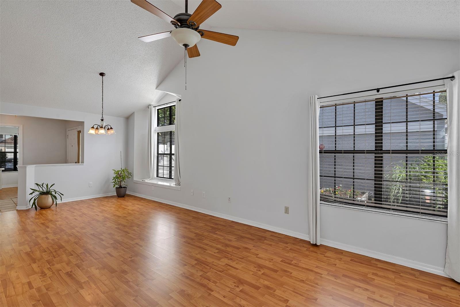 Image 33 of 39 For 2227 Doulton Drive
