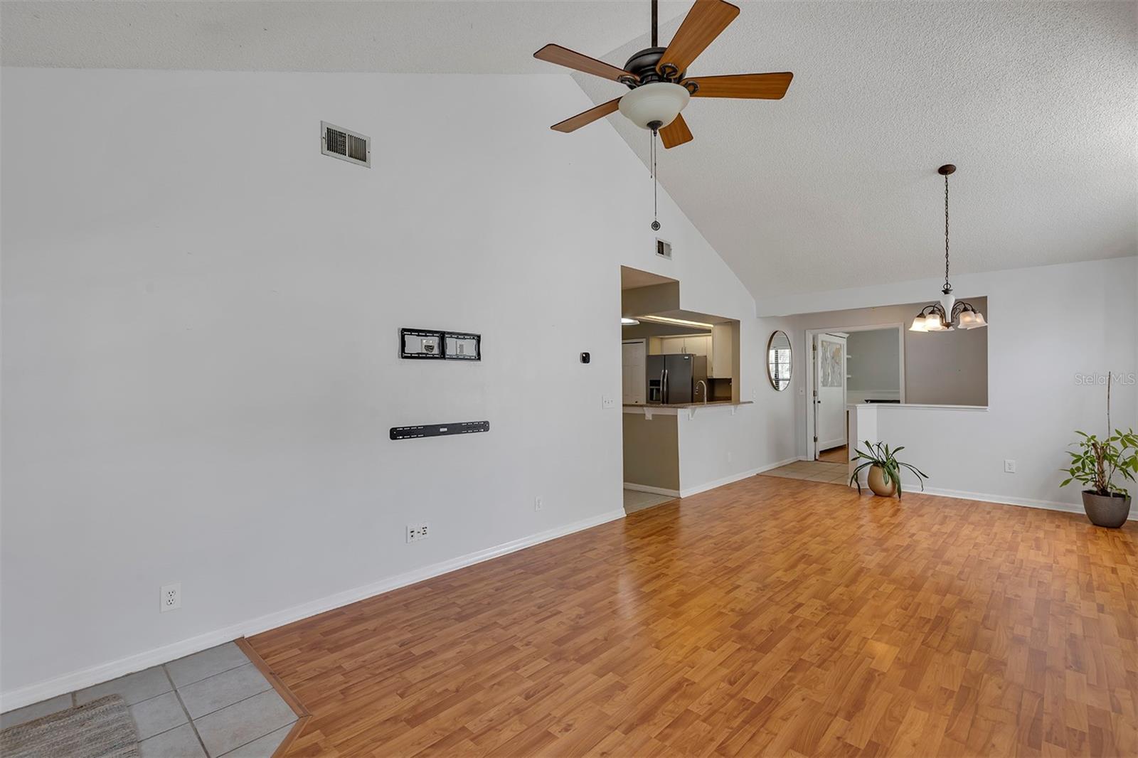 Image 34 of 39 For 2227 Doulton Drive