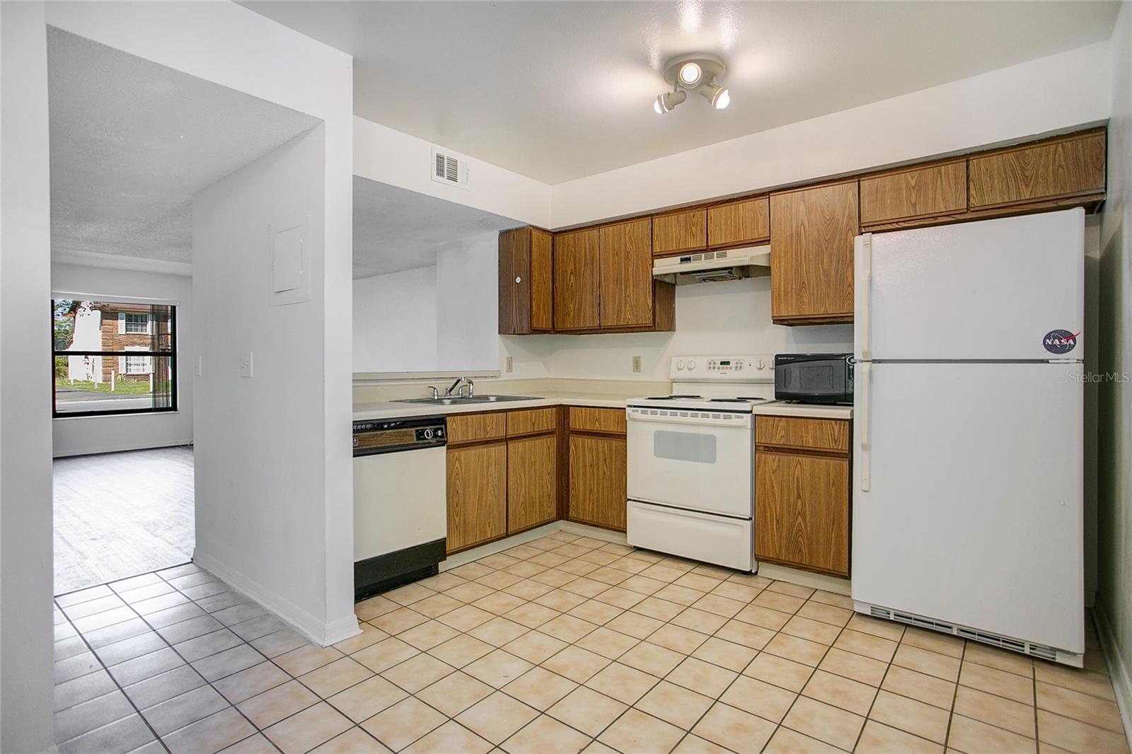 Image 6 of 17 For 2727 Gray Fox Lane