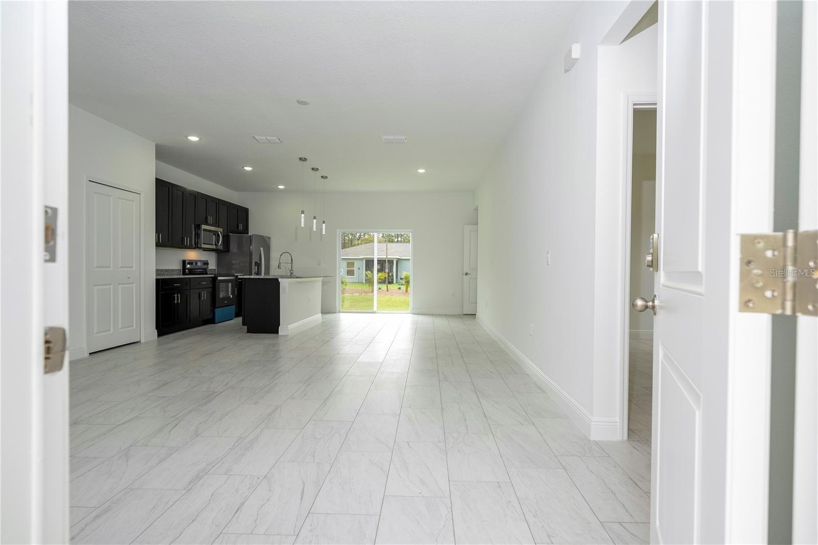 Listing photo id 9 for 9825 Swanee Terrace