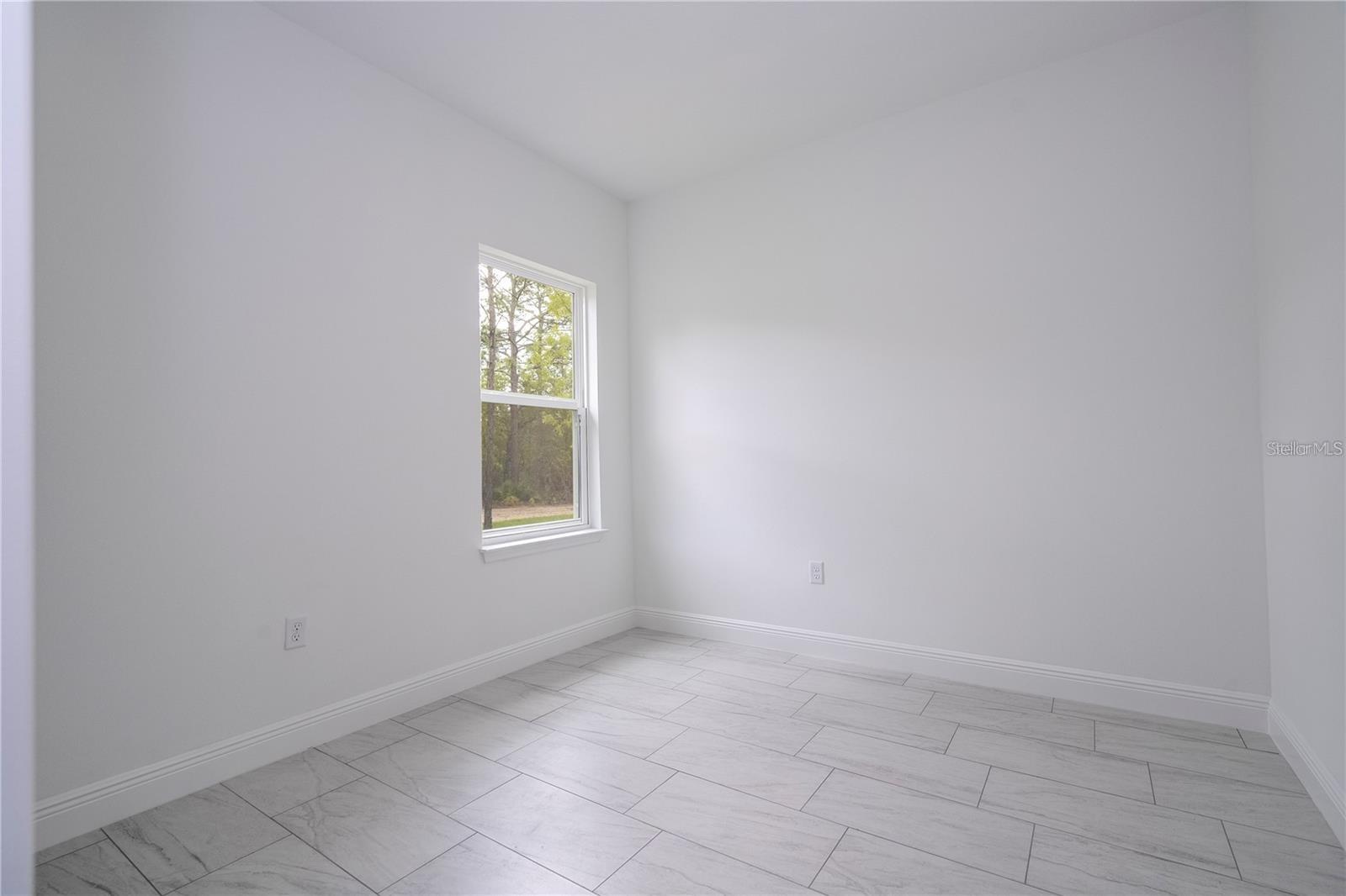 Listing photo id 16 for 9825 Swanee Terrace