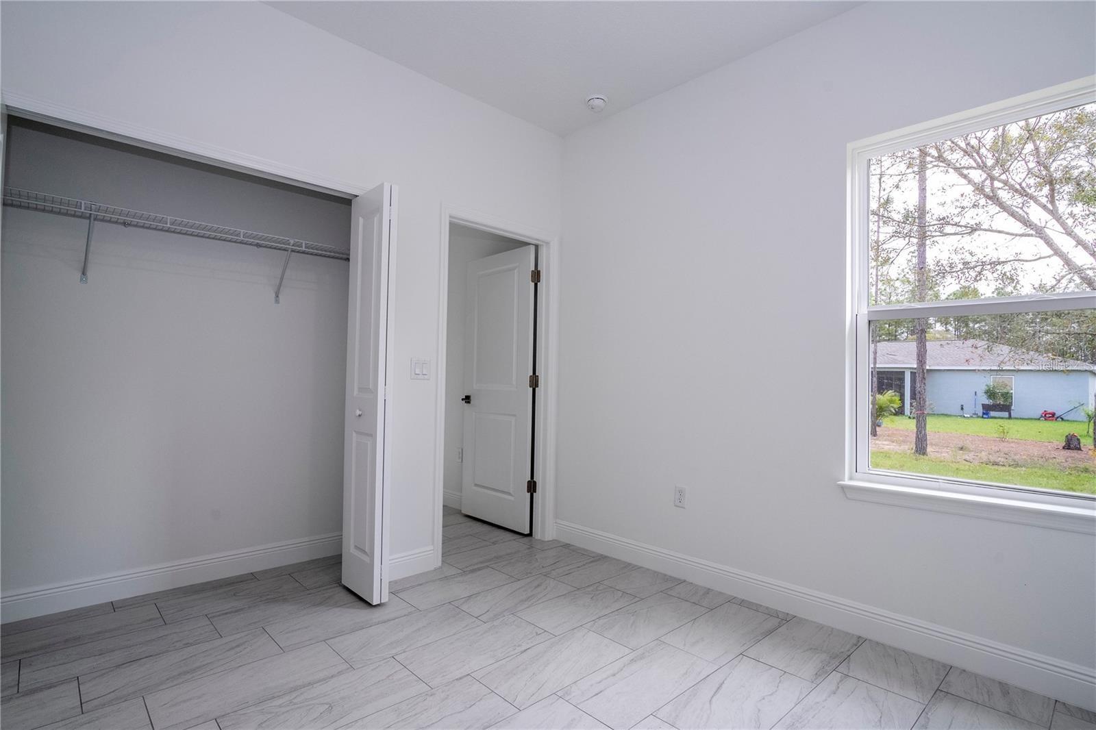 Listing photo id 17 for 9825 Swanee Terrace