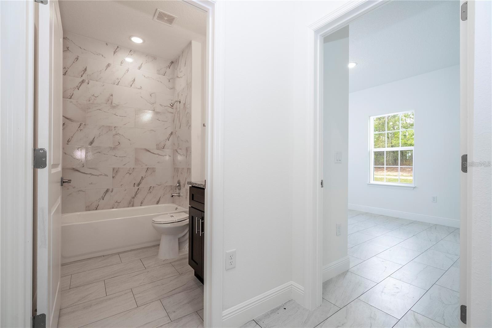 Listing photo id 26 for 9825 Swanee Terrace