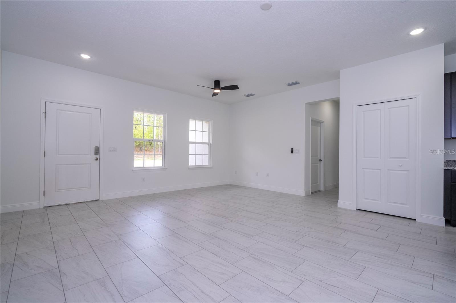 Listing photo id 29 for 9825 Swanee Terrace