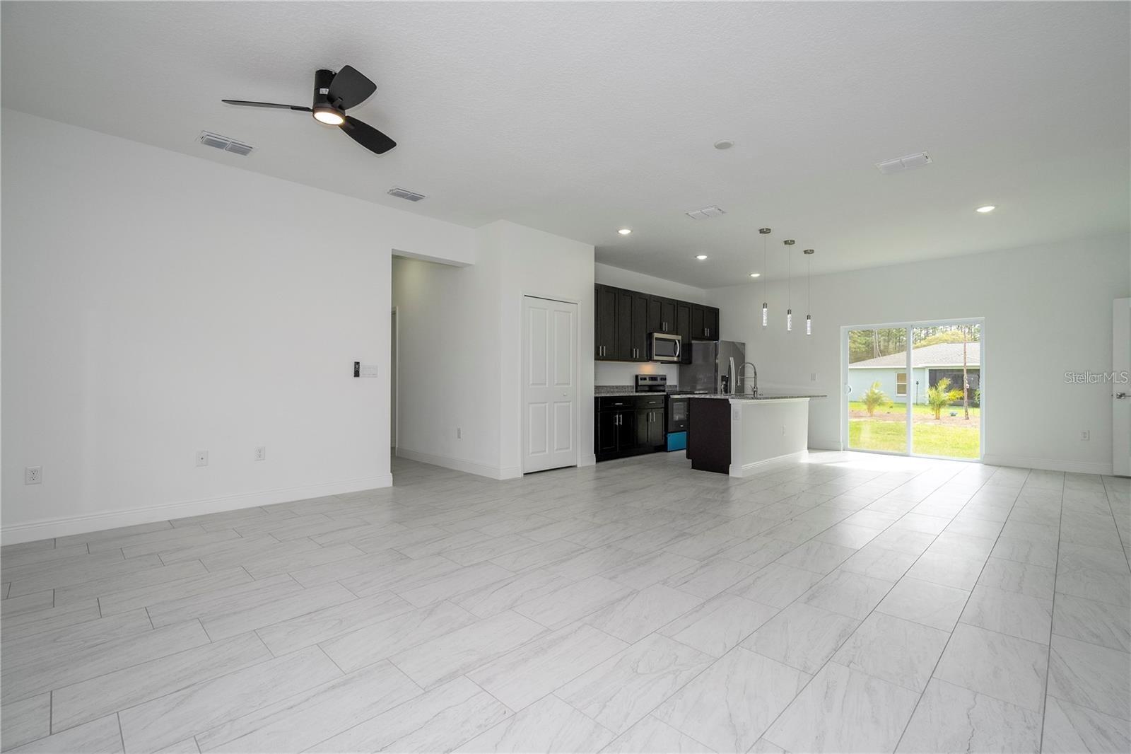 Listing photo id 30 for 9825 Swanee Terrace