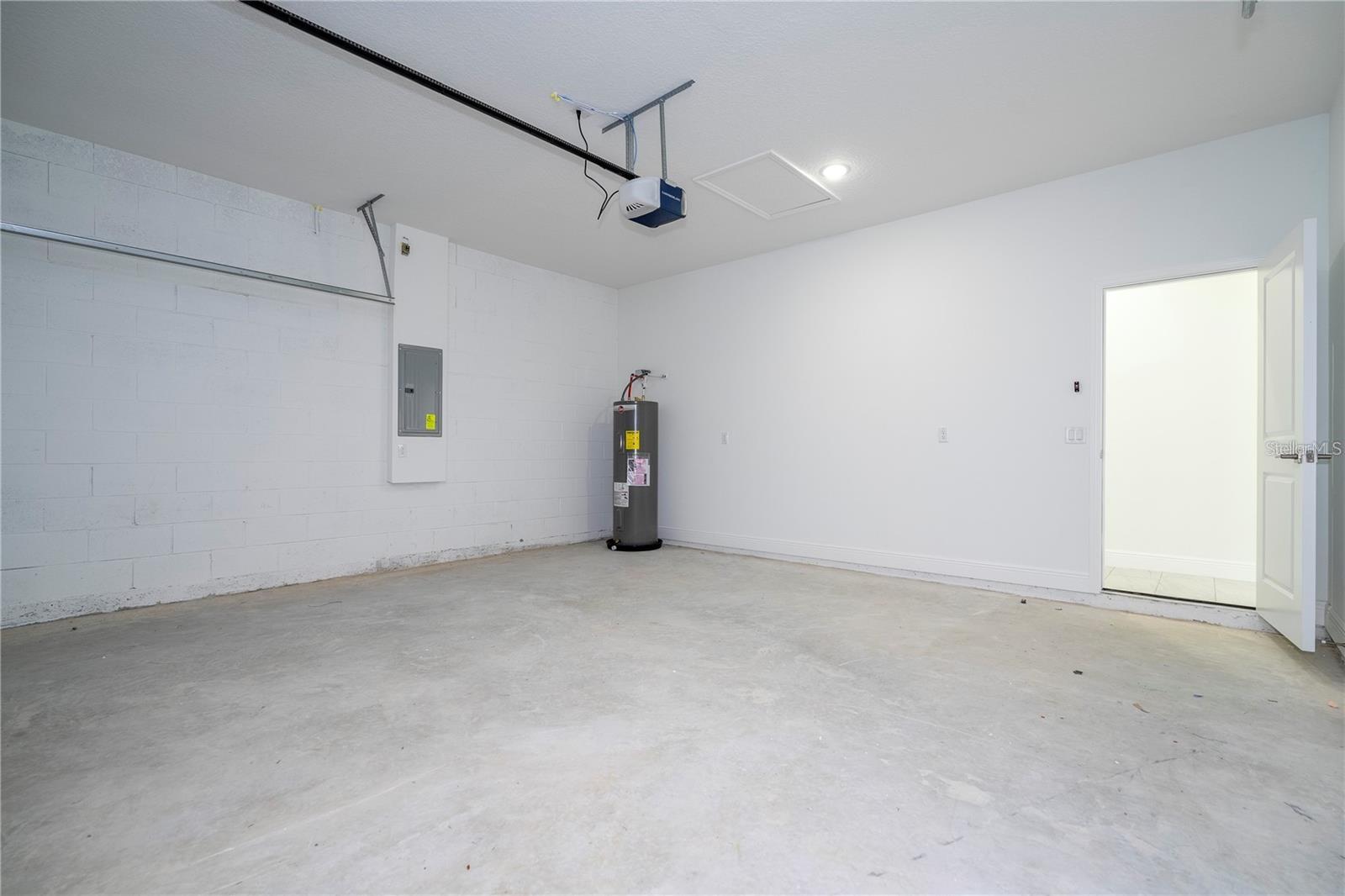 Listing photo id 33 for 9825 Swanee Terrace