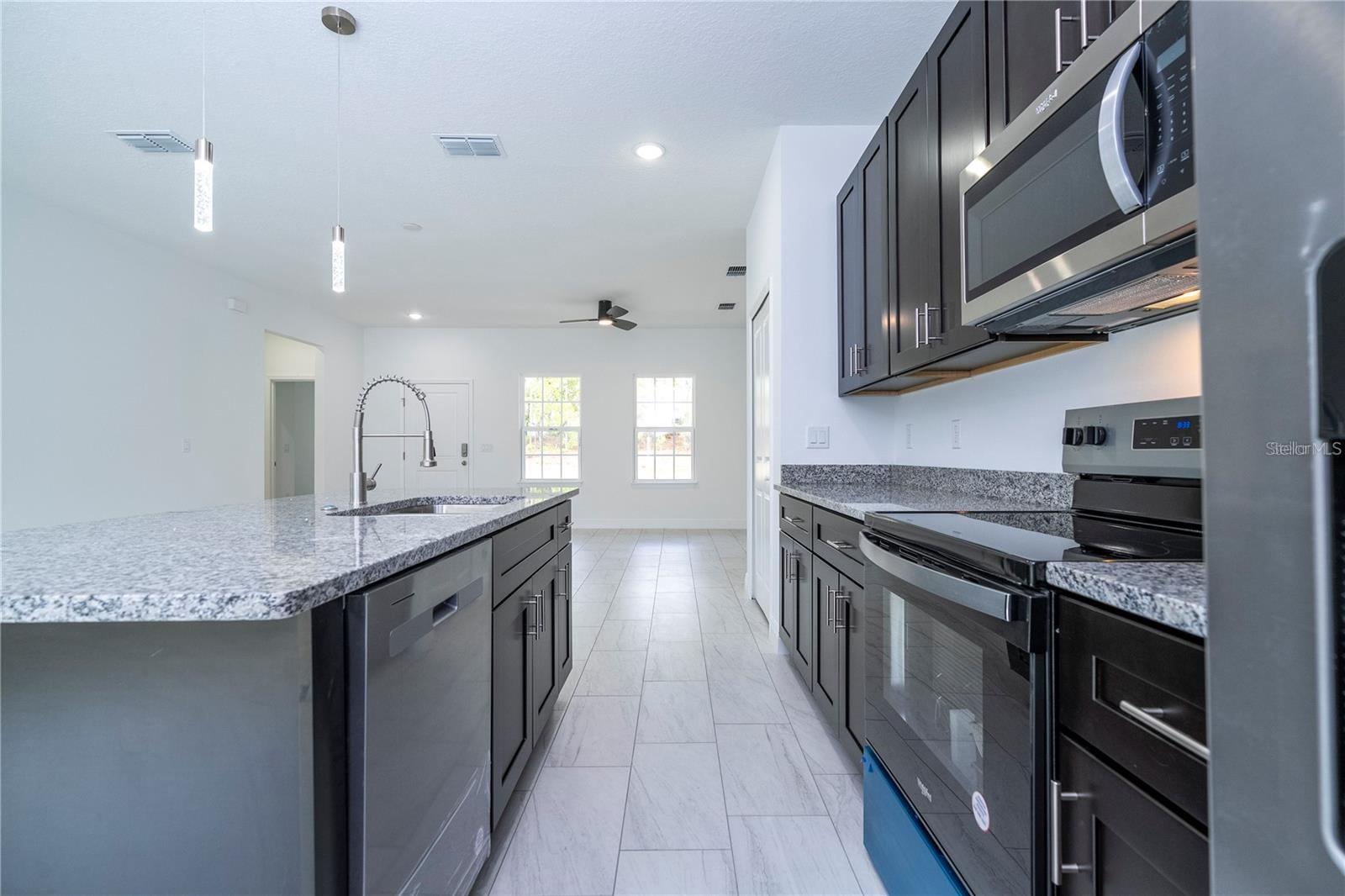Listing photo id 6 for 9825 Swanee Terrace