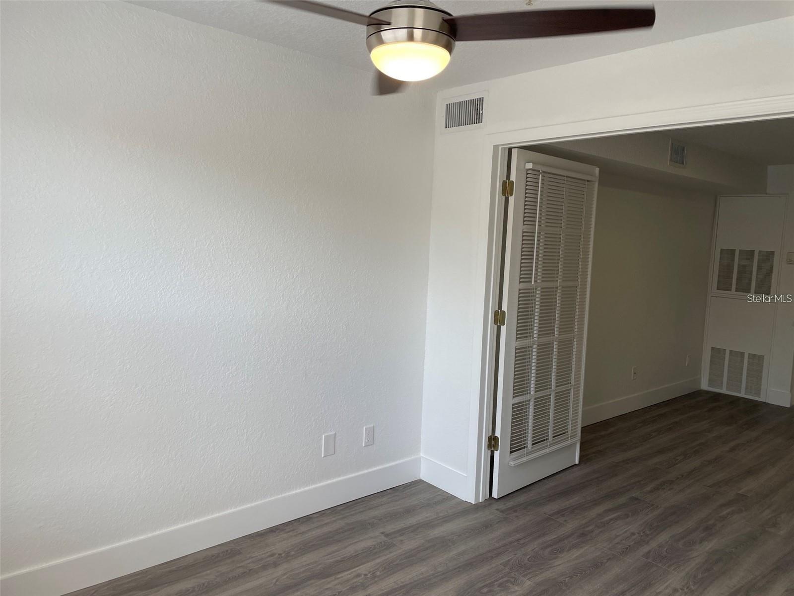 Image 6 of 32 For 824 Camargo Way 303