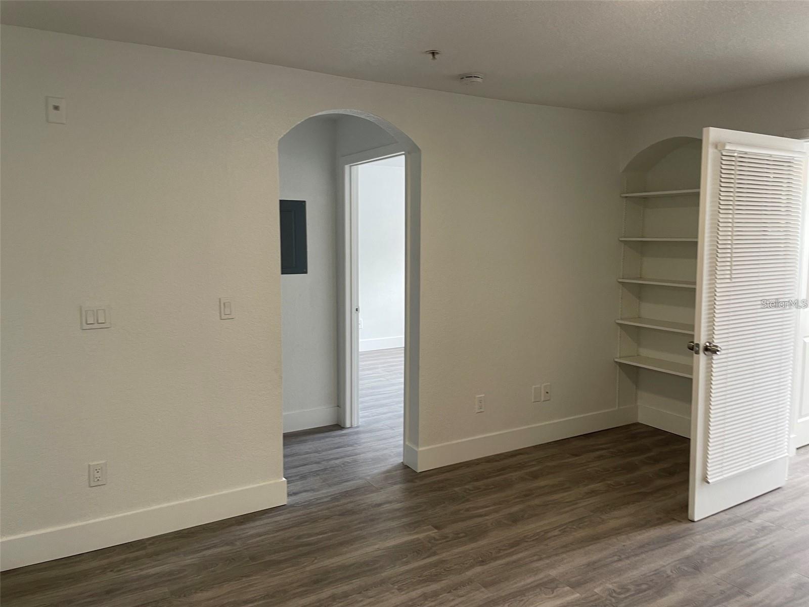 Image 9 of 32 For 824 Camargo Way 303