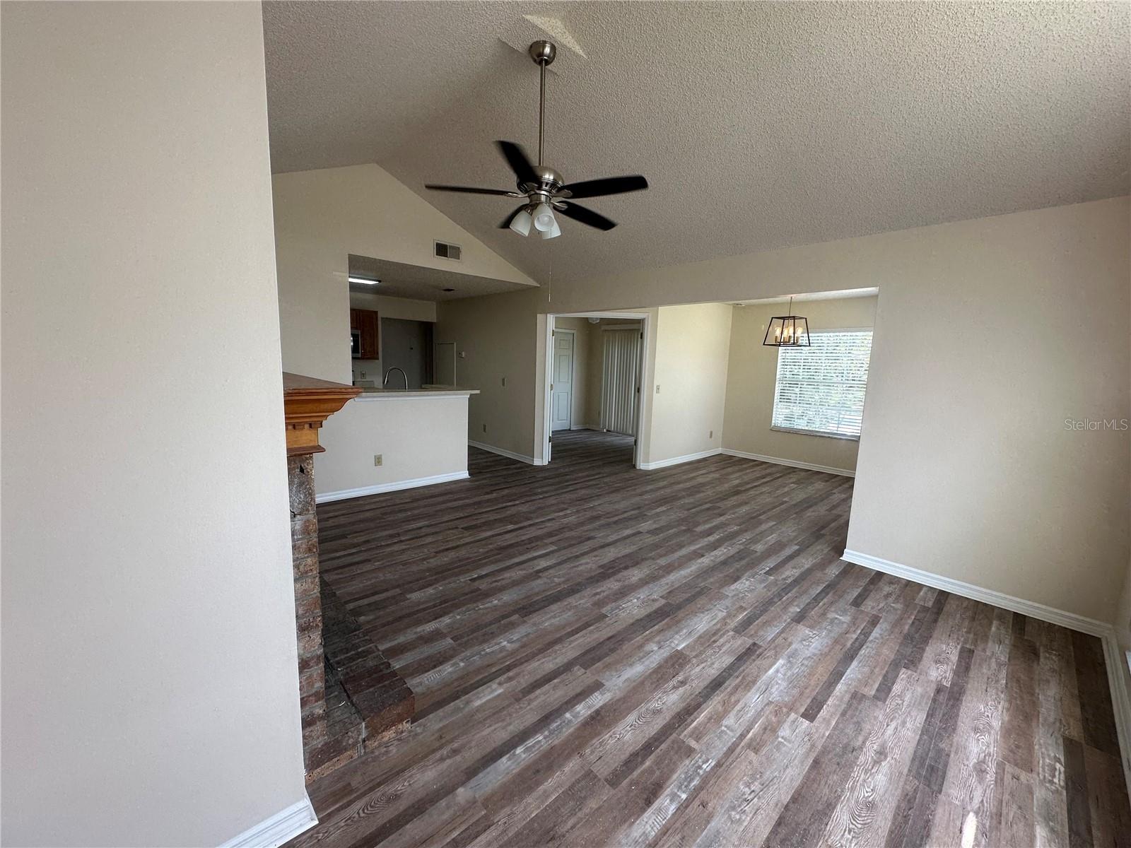 Image 2 of 10 For 944 Bakewell Court 206