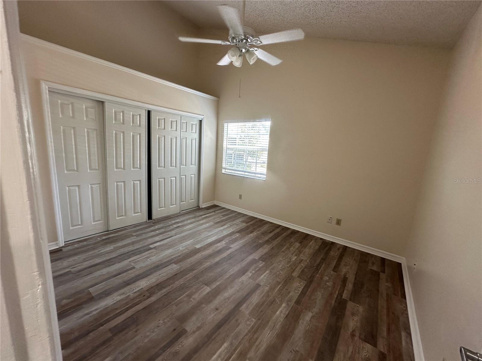 Image 4 of 10 For 944 Bakewell Court 206