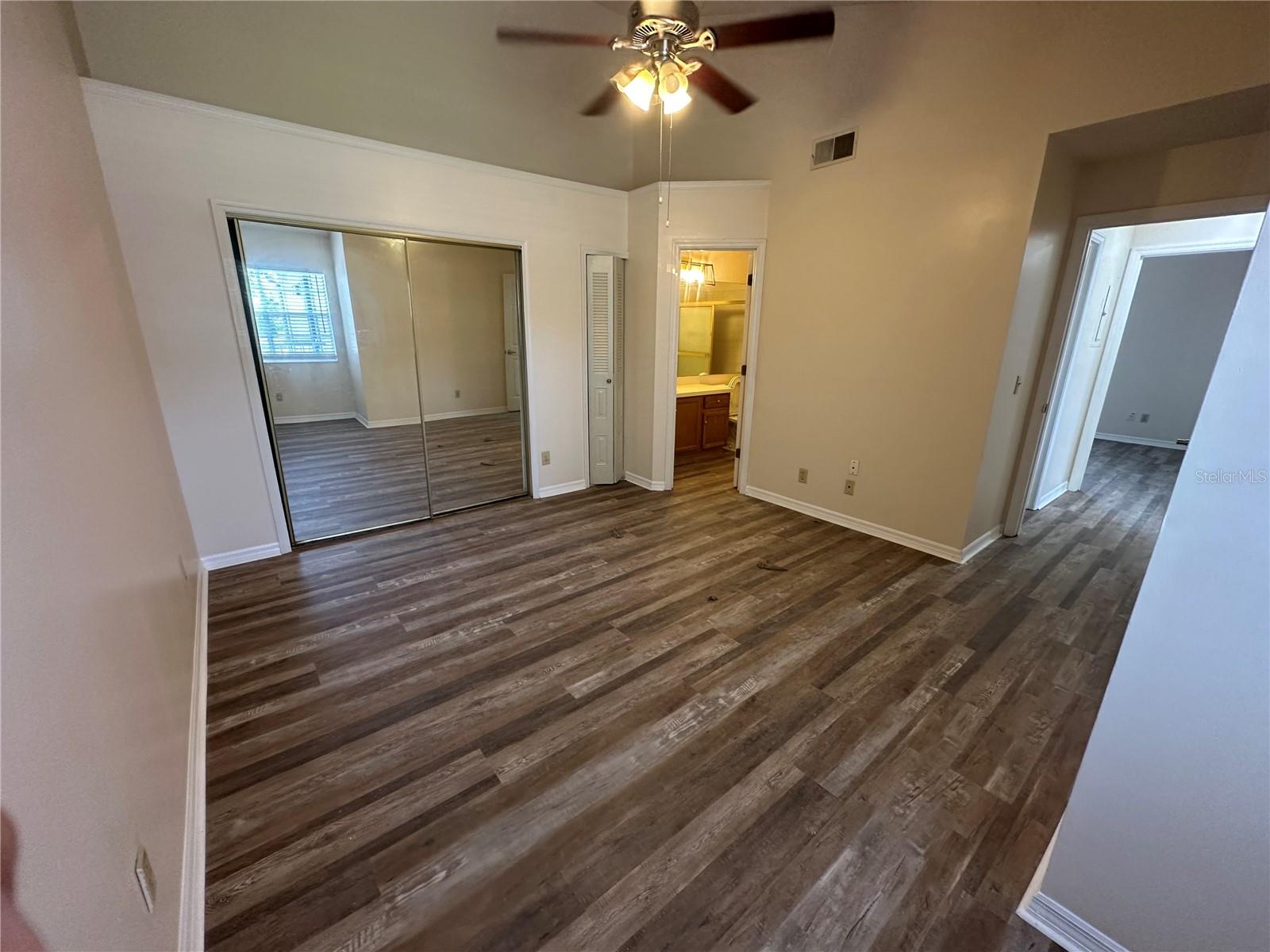 Image 6 of 10 For 944 Bakewell Court 206