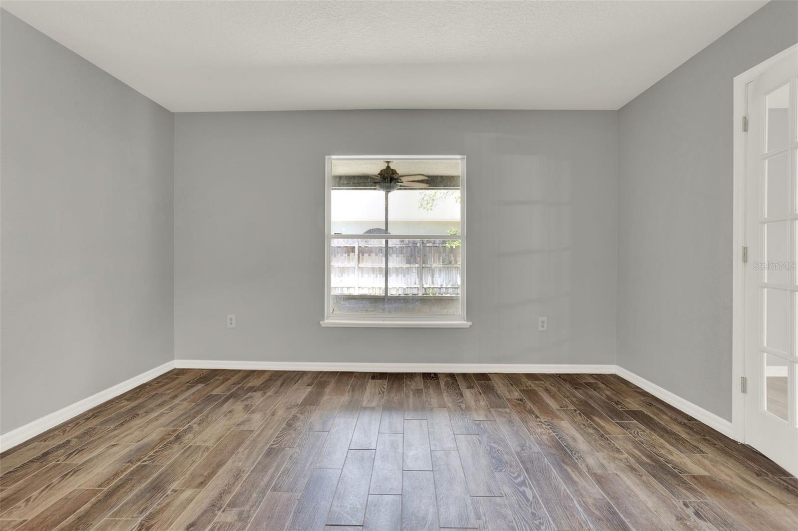 Image 11 of 44 For 809 Deer Glen Court