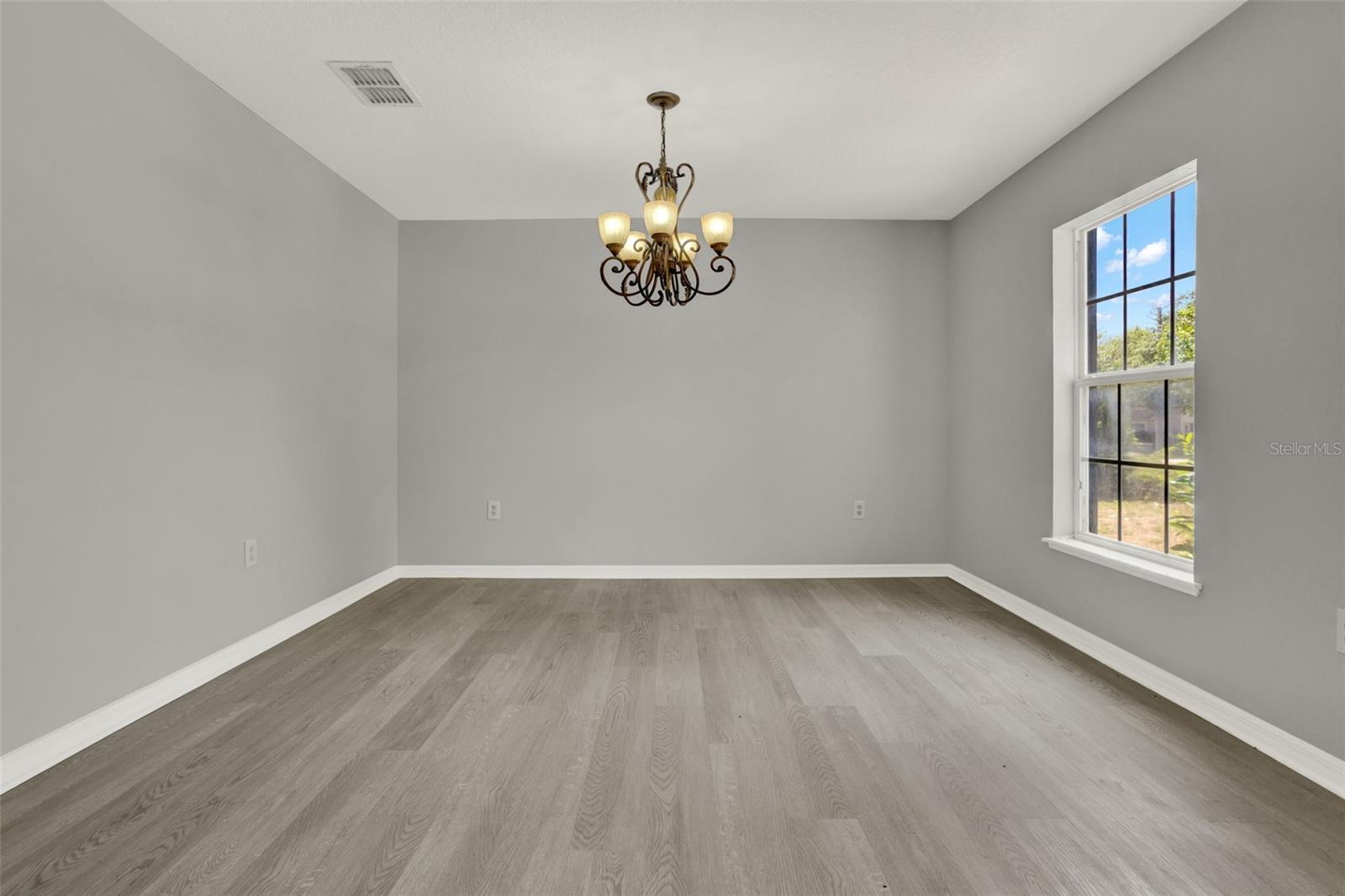 Image 6 of 44 For 809 Deer Glen Court