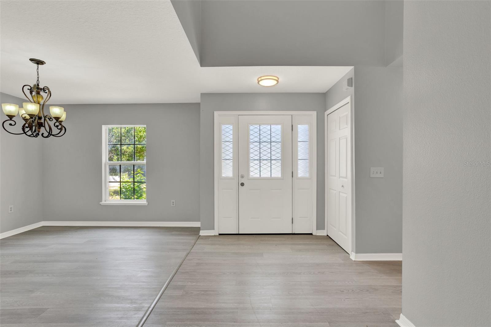 Image 8 of 44 For 809 Deer Glen Court