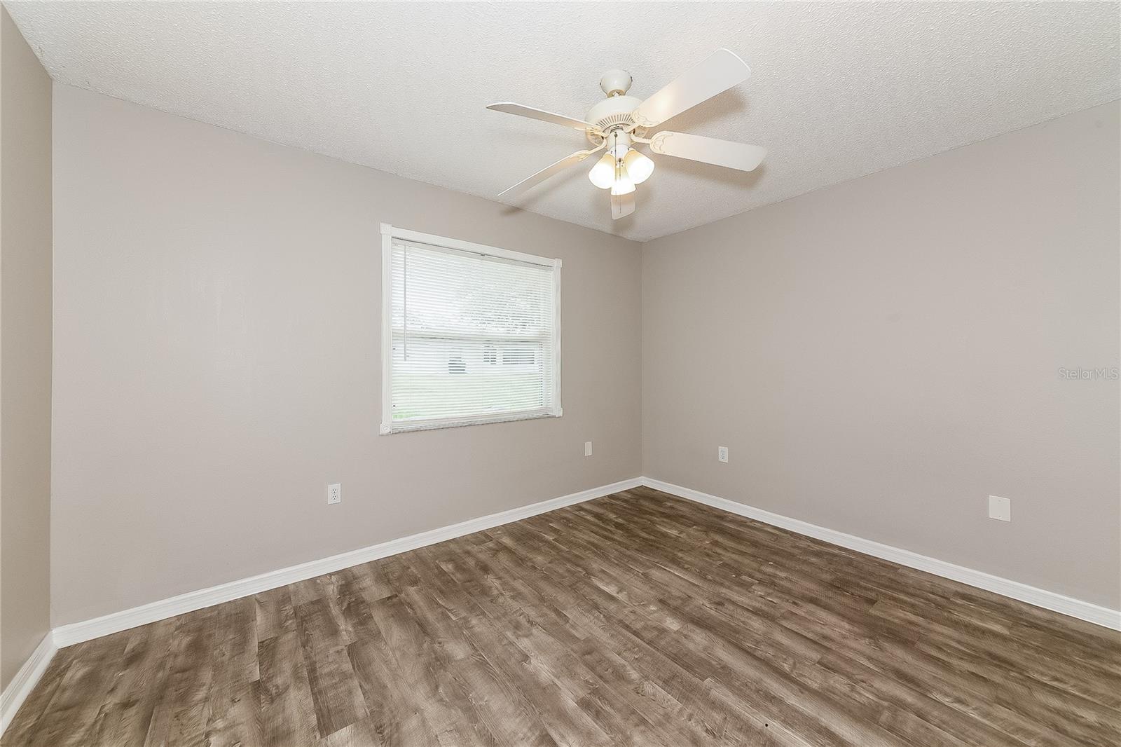 Image 11 of 16 For 7527 42nd Court E