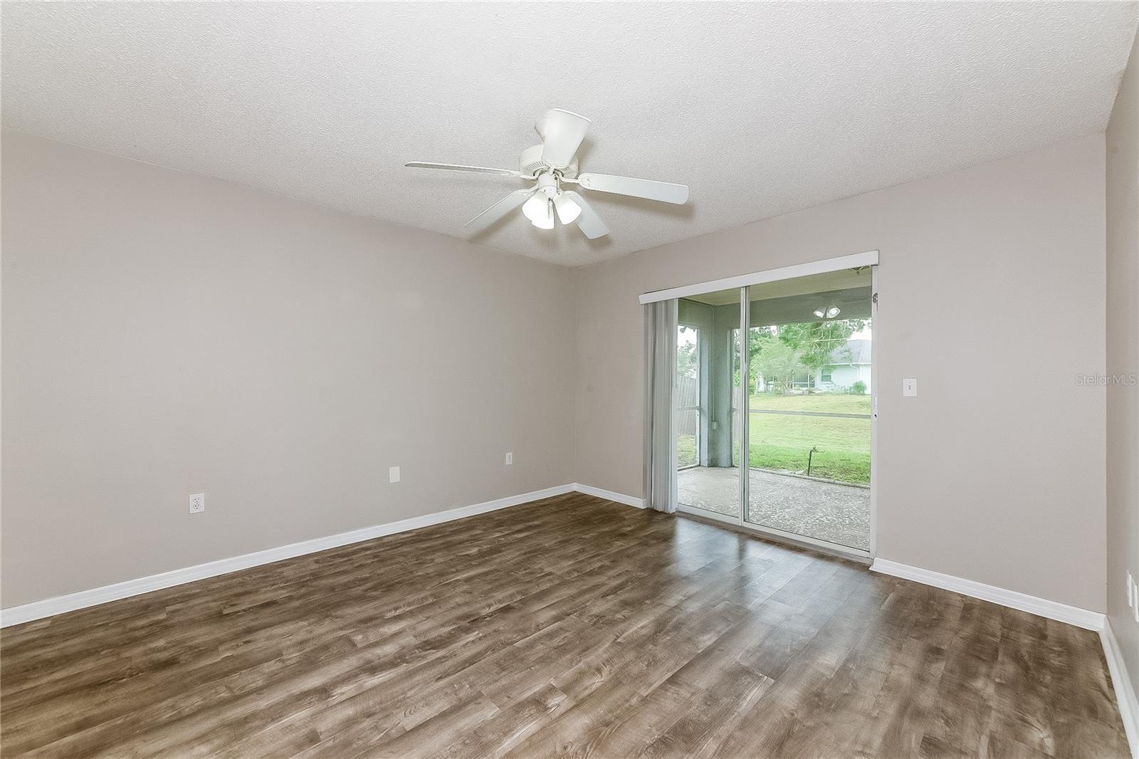 Image 8 of 16 For 7527 42nd Court E
