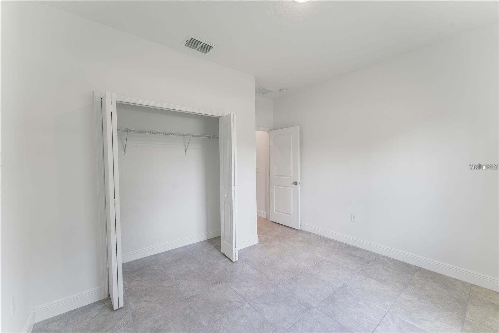 Listing photo id 21 for 10089 Athenia Drive