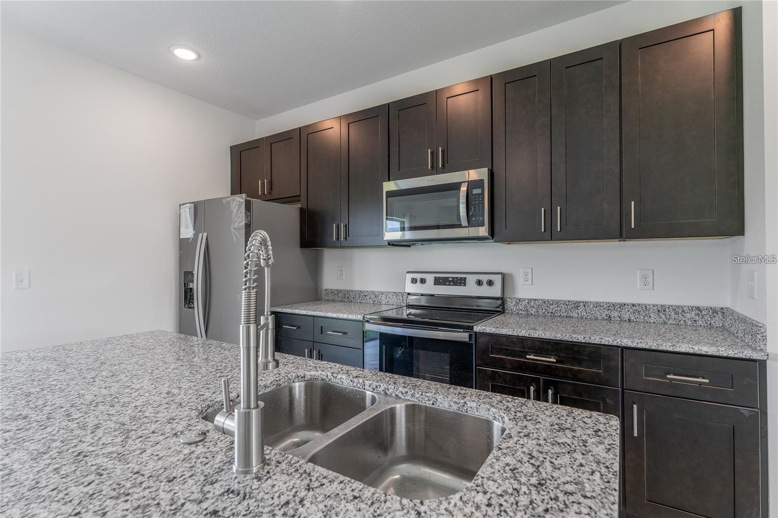 Listing photo id 24 for 10089 Athenia Drive