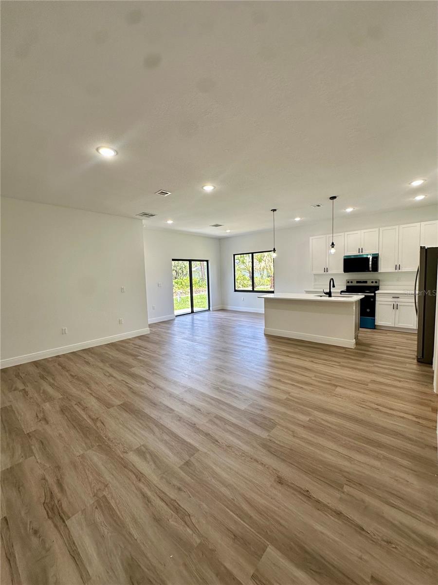 Image 10 of 24 For 2572 Grandview Drive
