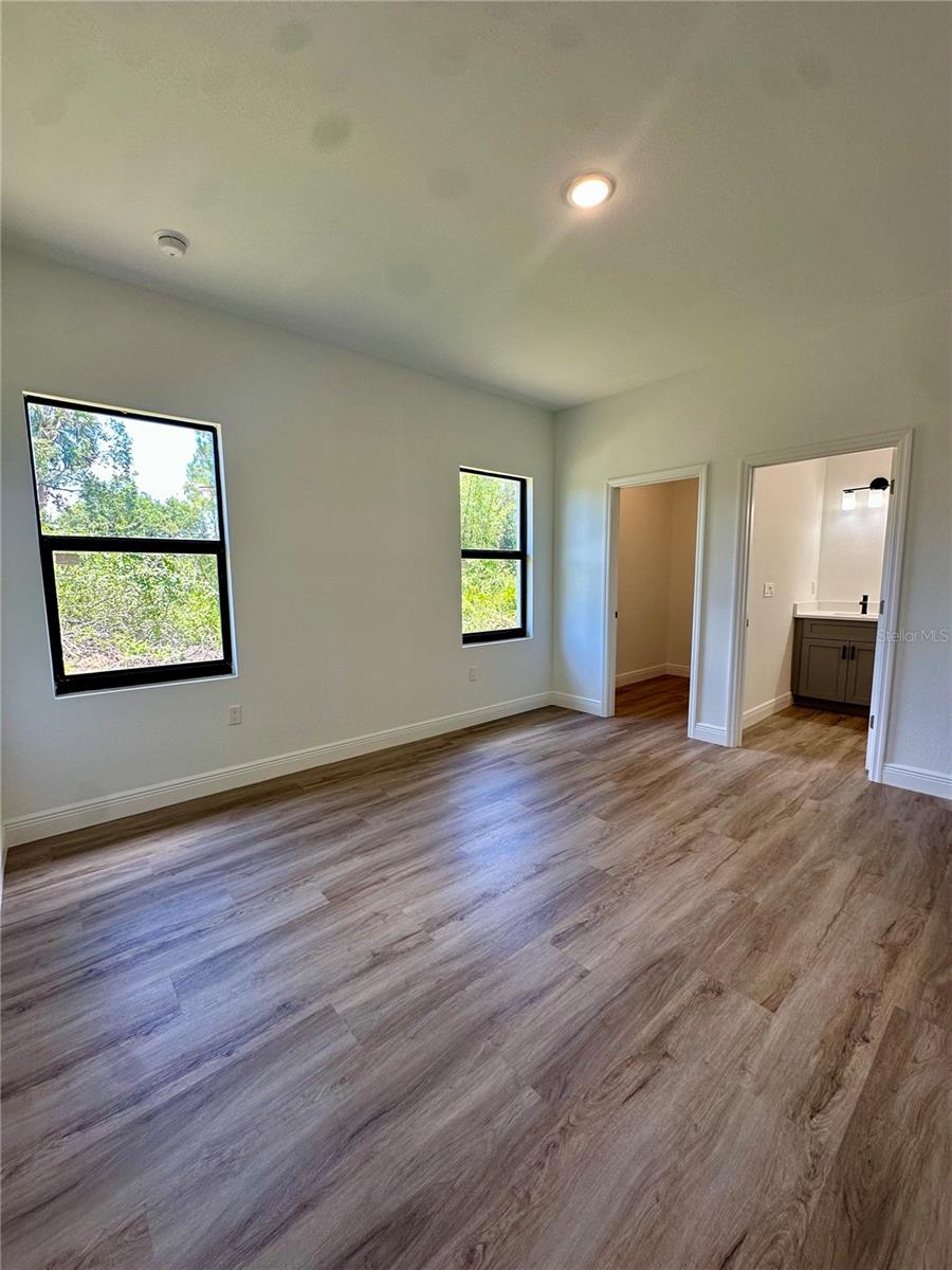 Image 16 of 24 For 2572 Grandview Drive