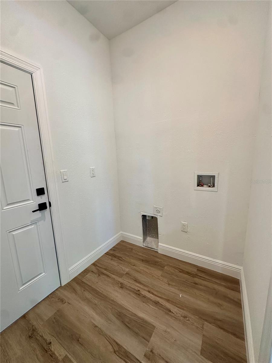 Image 22 of 24 For 2572 Grandview Drive