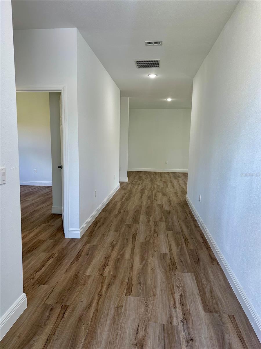 Image 3 of 24 For 2572 Grandview Drive
