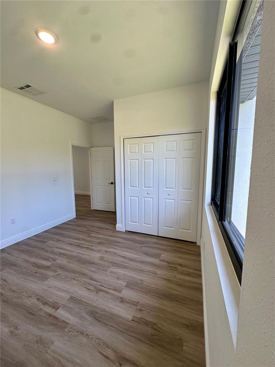 Image 5 of 24 For 2572 Grandview Drive