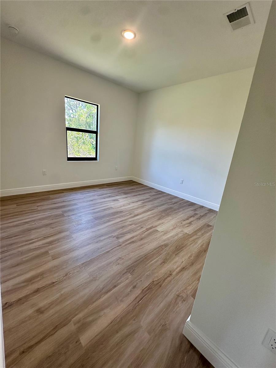 Image 8 of 24 For 2572 Grandview Drive