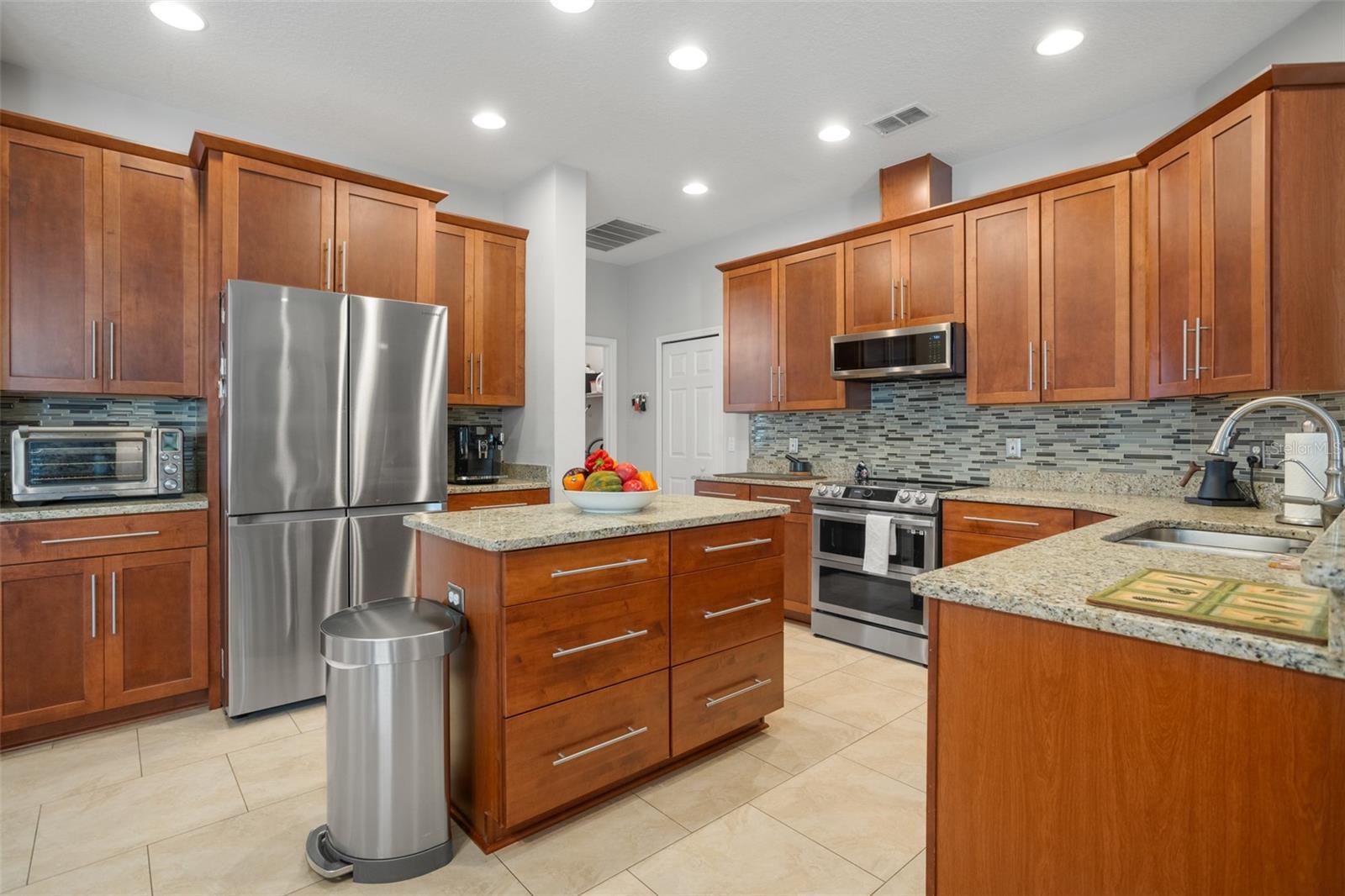 Image 14 of 52 For 14131 Islamorada Drive