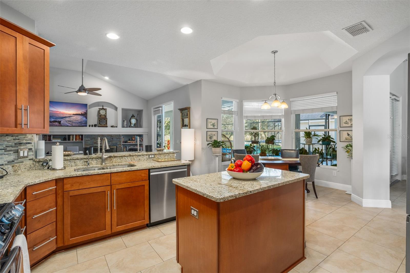 Image 15 of 52 For 14131 Islamorada Drive