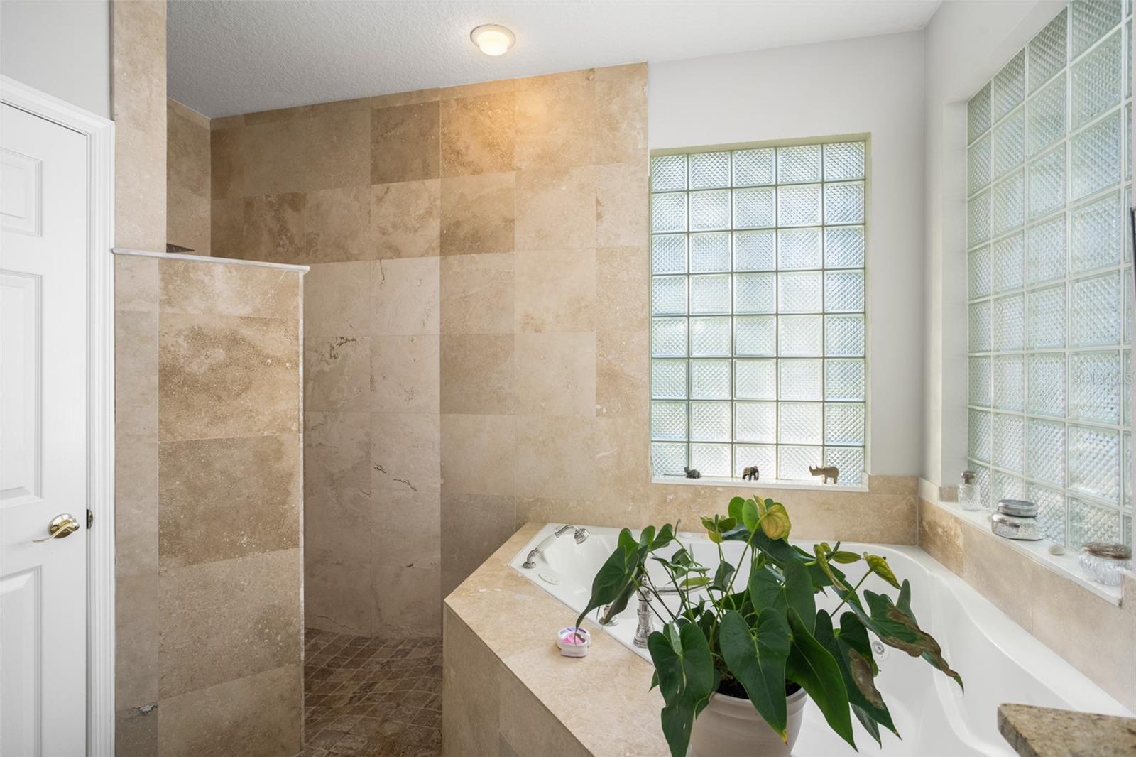 Image 27 of 52 For 14131 Islamorada Drive