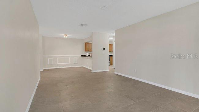 Image 14 of 28 For 648 Kenwick Circle 102